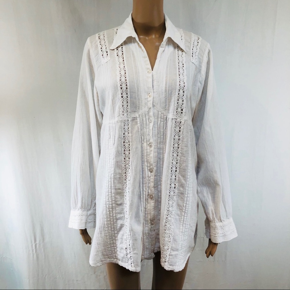 Caamano women’s Tunic Sz M  white Lace buttons